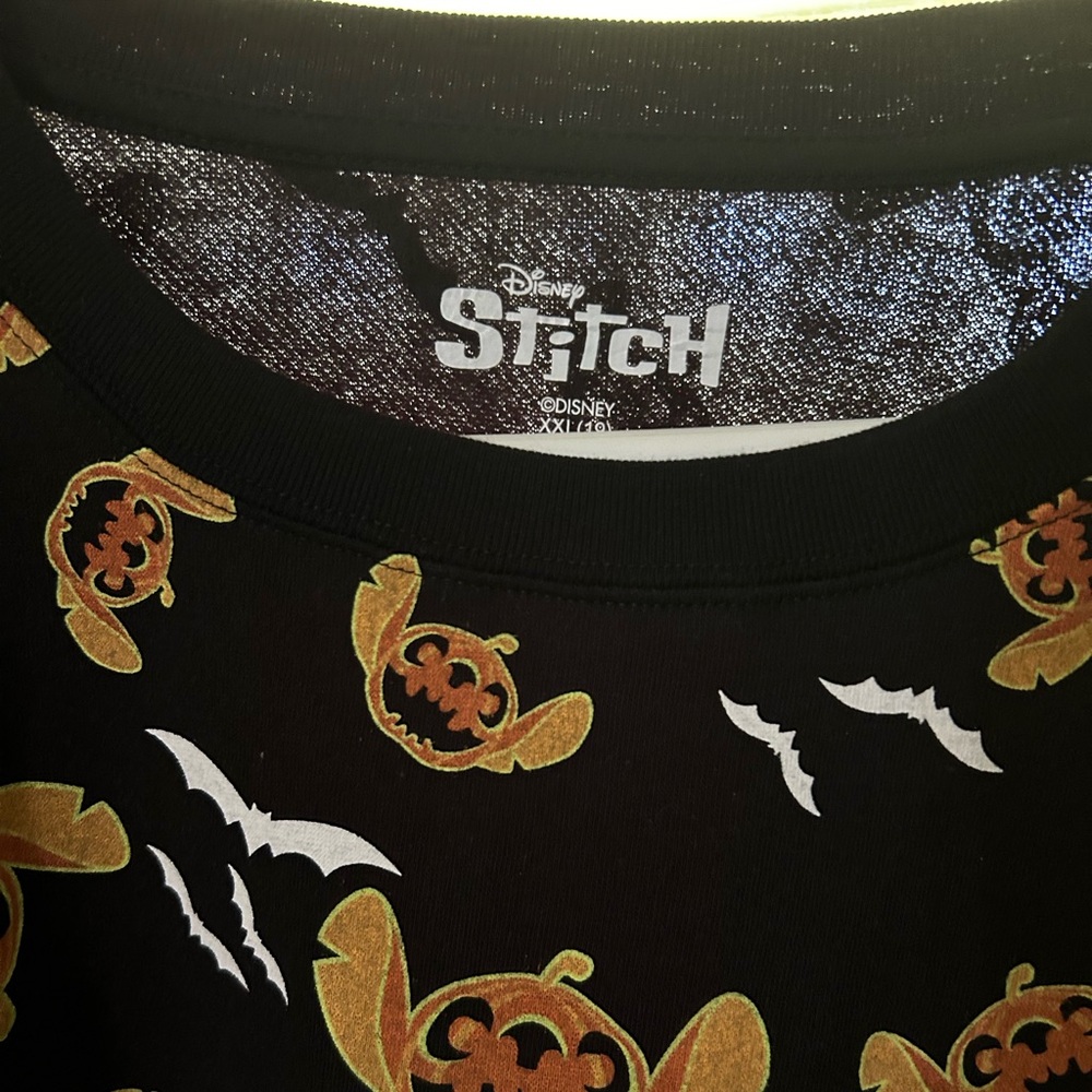 NWT Disney stitch long sleeves sweater